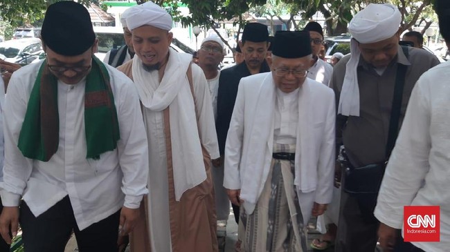 Ma'ruf Amin bersilaturahmi ke rumah Arifin Ilham dan menjadi khotib salat jumat di masjid Az-Zikra, Sentul, Bogor, siang ini.