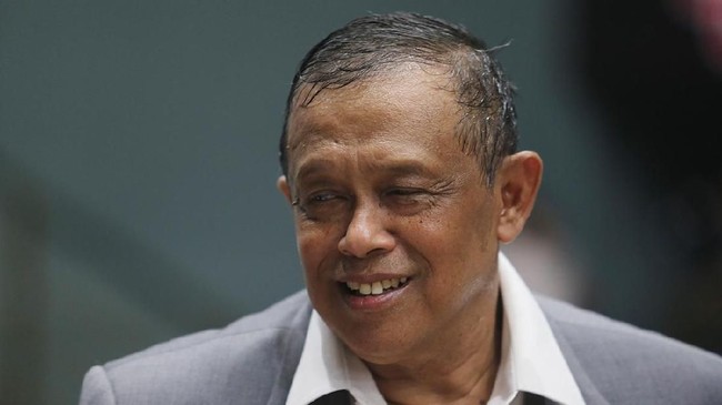 Ketua tim kampanye Prabowo-Sandiaga, Djoko Santoso belum bisa memastikan apakah Yenny Wahid jadi bergabung dengan mereka.