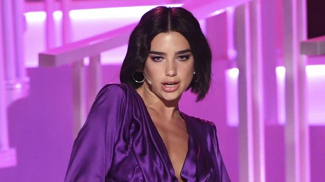 Dua Lipa merilis album Future Nostalgia yang rilisnya dipercepat pada 27 Maret lalu karena corona. Ia menyajikan rasa lama yang dibalut modernitas.