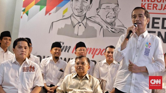 Presiden Joko Widodo menggunakan beragam cara buat mendongkrak pemilih, termasuk memanfaatkan celah hukum dan iklan layanan masyarakat.