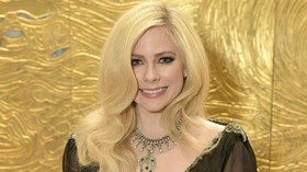 Avril Lavigne, 'Punk Princess' yang Didewasakan Kehidupan