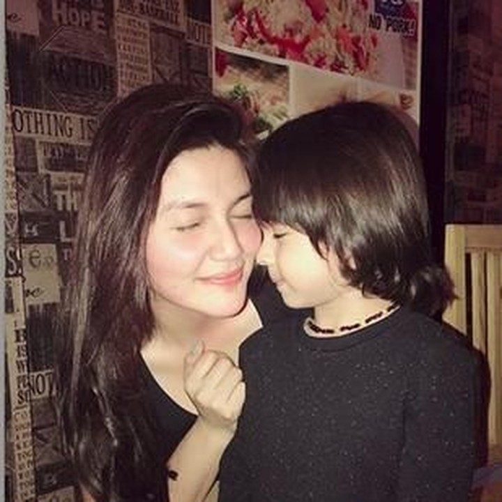 <p>Hilda sayang banget sama keponakannya yang bernama Juna. (Foto: Instagram @hvkhildavitriakhan)</p>