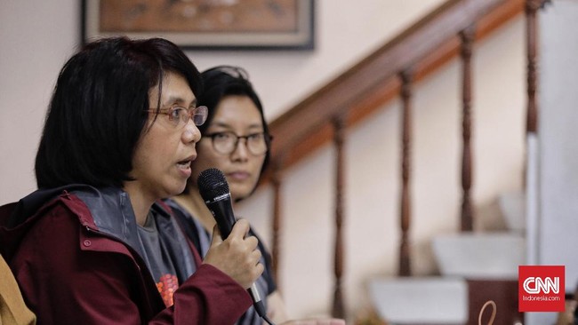 Suciwati, istri mendiang aktivis HAM Munir Said Thalib selam 14 tahun tetap menuntut pemerintah mengungkap dalang kasus pembunuhan suaminya.