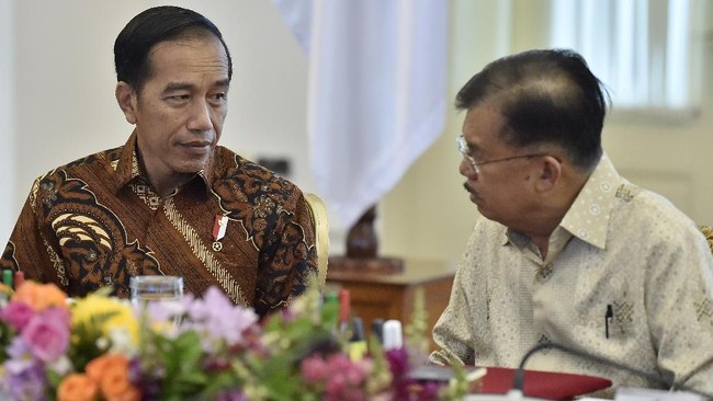 Presiden Joko Widodo dijadwalkan menggelar rapat terbatas di Istana untuk membahas isu strategis pemindahan ibu kota.