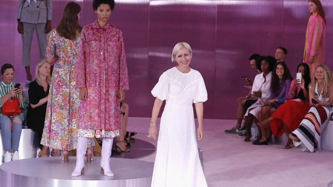 FOTO: 'Menghadirkan' Kate Spade di New York Fashion Week