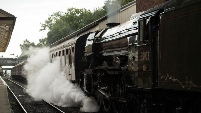 Perjalanan kereta yang memakan waktu operasional selama delapan hari ini, bisa dinikmati dengan harga US$3.500 atau sekitar Rp52 juta per orang.