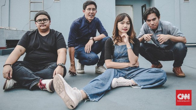 Lima Video Musik Pilihan Pekan Ini Reality Club dan Aaliyah Massaid hadir bawa keceriaan, sementara High Theraphy dan Hindia menyajikan kolaborasi menggoda bersama Tuan Tigabelas dan Matter Mos.