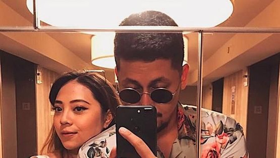 Keenan Pearce dan sang istri, Gianni Fajri sedang merasa bahagia karena kelahiran anak kedua mereka yang dipanggil Alma.