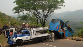 Tabung Pembatas Jalan Ridwan Kamil Belum Diuji di Indonesia