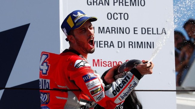 Andrea Dovizioso sukses memenangkan podium pertama MotoGP San Marino di Sirkuit Misano, Minggu (9/9). Lorenzo mengalami kecelakaan.