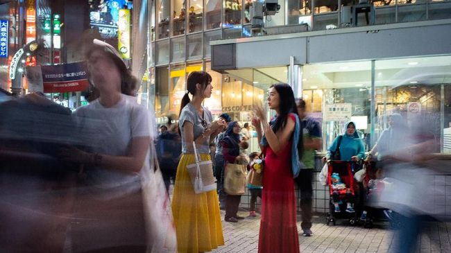 Jumlah wisatawan China dan Hong Kong ke Jepang terus menurun. Ketegangan politik dan berkurangnya penerbangan jadi faktor utama.