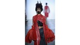 FOTO: Pesona Budaya Indonesia dalam Fesyen di New York Tiga desainer Indonesia yang tergabung dalam Indonesian Diversity tampil di New York Fashion Week dengan mengunggulkan budaya Indonesia.
