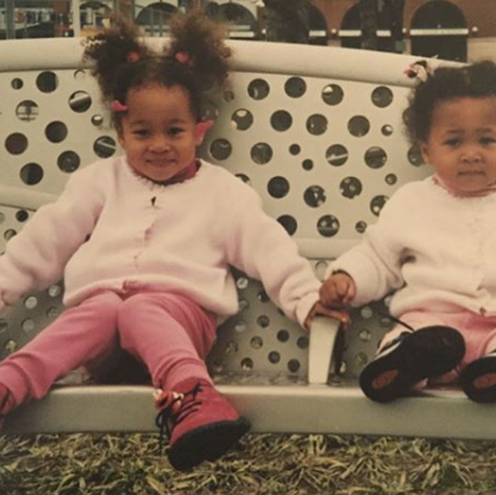 <p>Naomi Osaka yang sebelah kanan, Bun. Masih imut-imut ya? (Foto: Instagram @naomiosakatennis)</p>
