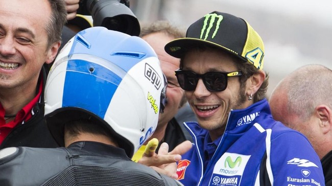 Valentino Rossi mengaku senang kembali bersaing di posisi depan pada MotoGP Thailand meski hanya finis di posisi keempat.