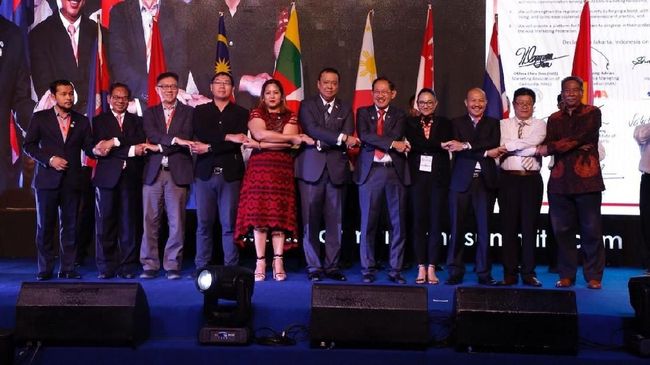 Menteri Pariwisata Arief Yahya terus berupaya memperkenalkan konsep Wisata Nomadic yang menurutnya digandrungi terutama oleh kaum milenial.