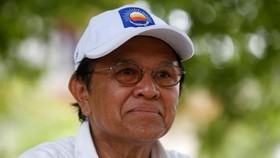 Kamboja Bebaskan Pemimpin Oposisi Kem Sokha