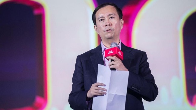 Group Alibaba mengumumkan pengunduran diri Daniel Zhang dari kursi CEO dan chairman perusahaan.