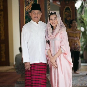 Terpopuler: Potret Istri Yusril Ihza Mahendra VS Raffi Disemprot Mama Amy