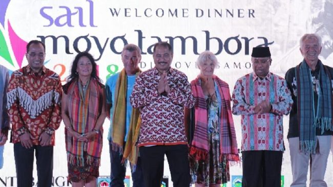 Menteri Pariwisata Arief Yahya mengimbau seluruh pihak untuk ikut menggaungkan semangat kebangkitkan Nusa Tenggara Barat (NTB) pascagempa.