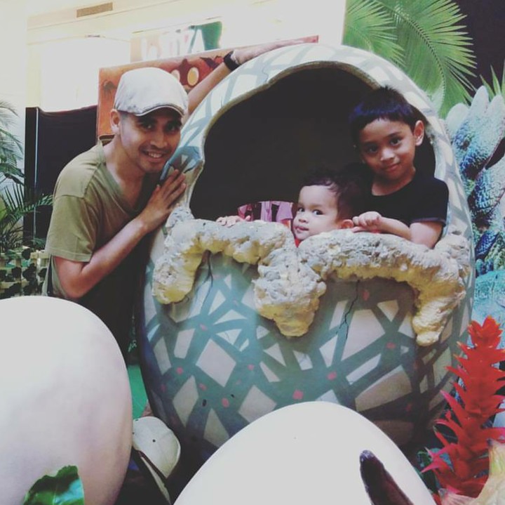 <p>Family time keluarga Rizky seru banget deh, Bun. (Foto: Instagram/rizkyhanggono)</p>