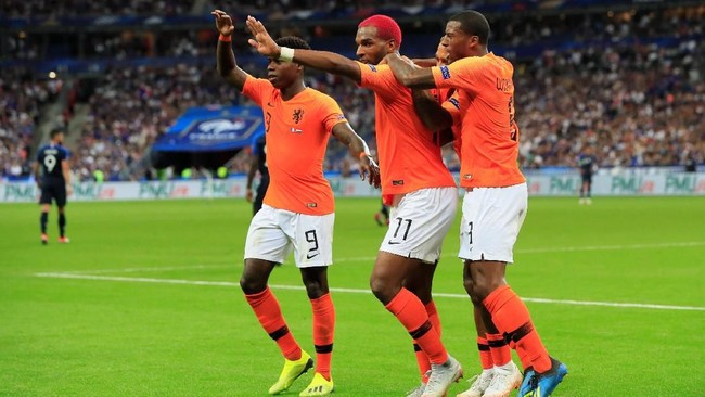 Mantan pemain Liverpool, Ryan Babel, kembali merumput di Liga Primer Inggris. Kali ini klub yang dituju adalah Fulham.