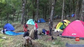VIDEO: Kebakaran Paksa Pendaki Gunung Lawu Turun Gunung