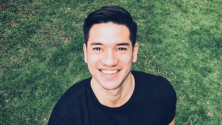 Suami Nana Mirdad, Andrew White selalu mengedepankan pentingnya peran dia sebagai ayah bagi anak-anaknya tercinta.