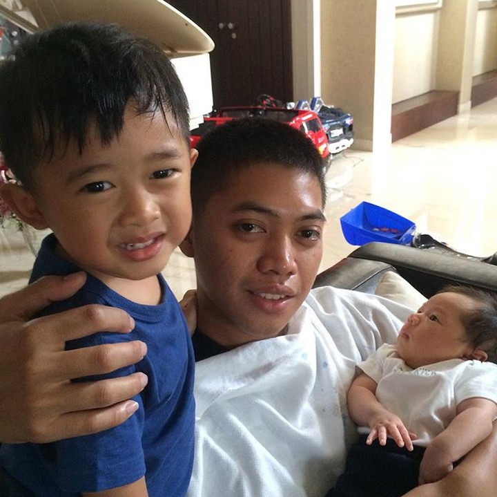 <p>Anak pertama dan kedua Ibas dan Aliya, Airlangga dan Sakti bersama om tercinta. (Foto: Instagram/ @rasyidrajasa)  </p>