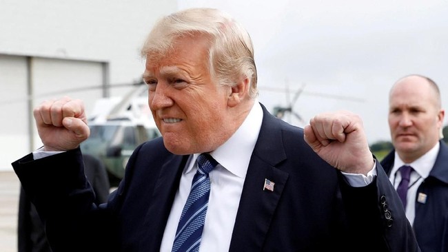 Presiden AS Donald Trump mendesak pemerintahannya untuk bergerak maju terkait rencana pengenaan tarif pada barang-barang China senilai US$ 200 miliar.