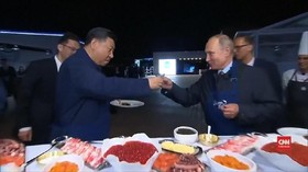 VIDEO: Putin dan Xi Jinping Masak Bersama