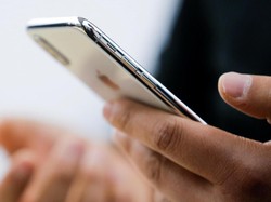 Apple Bagi-bagi iPhone Istimewa Buat Hacker