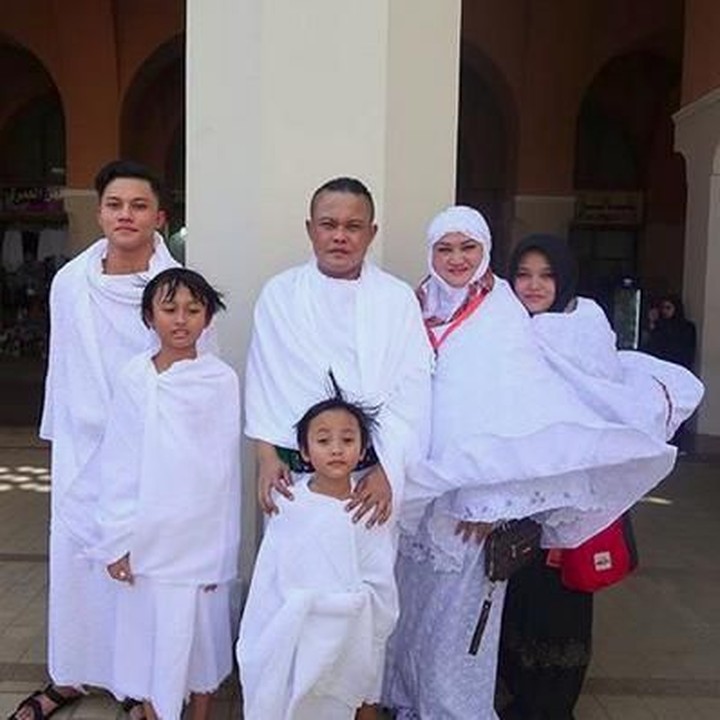 <p>Rukun selalu ya Rizky, Putry, Rizwan, dan Ferdinan. (Foto: Instagram @rizkyfbian)<br /><br /></p>