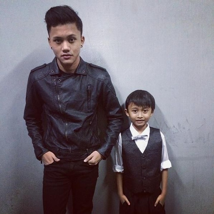 <p> Gaya kompak anak sulung Sule dengan anak nomor tiga, Rizwan Adriansyach. (Foto: Instagram @rizkyfbian)</p>