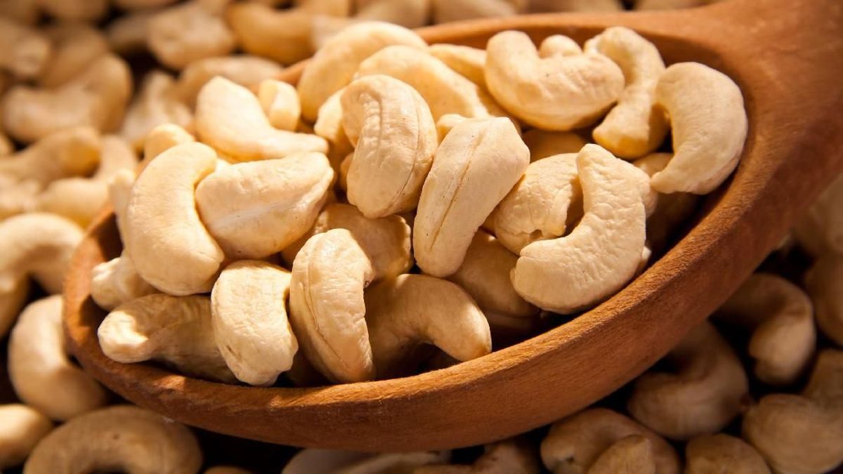 Tak Selalu Menyehatkan, Ini 3 Efek Samping Makan Kacang Mete