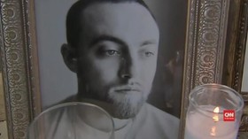 VIDEO: Fan Beri Penghormatan Terakhir untuk Mac Miller