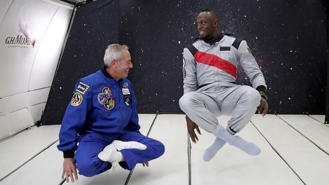 FOTO: Manusia Tercepat Dunia Usain Bolt Coba Gravitasi Nol