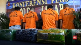 VIDEO: Kelabui Petugas, Pengedar Kemas Sabu dalam Bungkus Teh