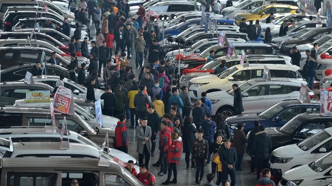Penjualan mobil China turun ke titik terendah dalam tujuh tahun terakhir pada September lalu.
