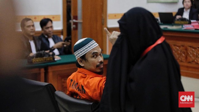 Wawan Kurniawan alias Abu Afif menegaskan tidak akan mematuhi hukum yang berlaku di Indonesia dan tidak akan mengajukan banding atas kasus teror Riau dan Jambi.