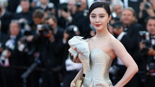 Para pelaku industri hiburan dan artis di China ramai-ramai bayar pajak hingga total Rp24,4 triliun sebagai dampak kasus Fan Bing Bing yang 'hilang' tahun lalu.