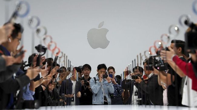 Apple Geser Microsoft Jadi Perusahaan Paling Bernilai Setelah sempat digeser oleh Microsoft, Apple kembali 'mengambil tahtanya' sebagai perusahaan publik paling berharga di Amerika Serikat.
