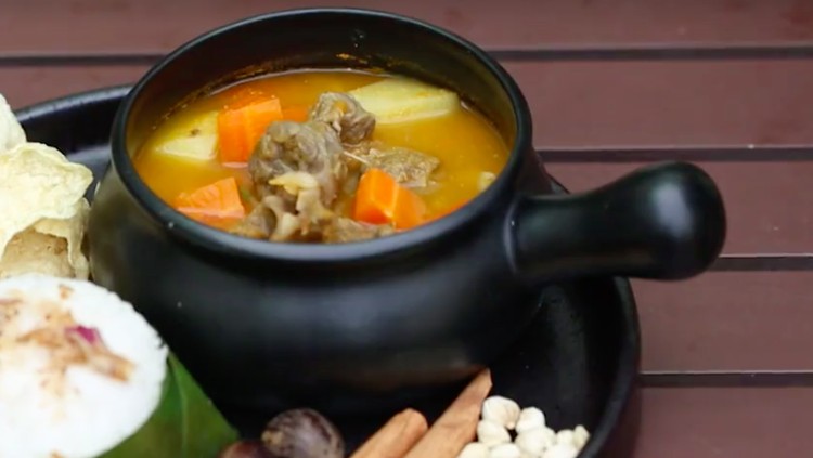 Perlu Dicoba Nih, Resep Sup Kambing Khas Deli Resep sup kambing deli dulunya hanya disajikan untuk keluarga Kerajaan Deli. Tapi kini, Bunda bisa menyajikannya di rumah.