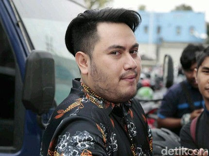 Nassar Banting Setir Jualan Donat, Sahabat Bantah Kabar Bangkrut