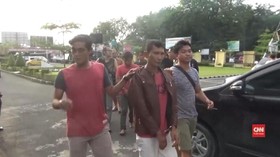 VIDEO: Dendam, Sopir Ambulans Tabrak Preman Hingga Tewas