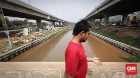 Warga Cipinang Melayu Tutup Jalan Kalimalang Karena Ada ODP