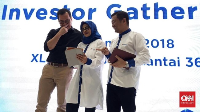 XL menyebut bahwa perusahaannya terbuka untuk melakukan konsolidasi namun menunggu kepastian regulasi dari pemerintah.