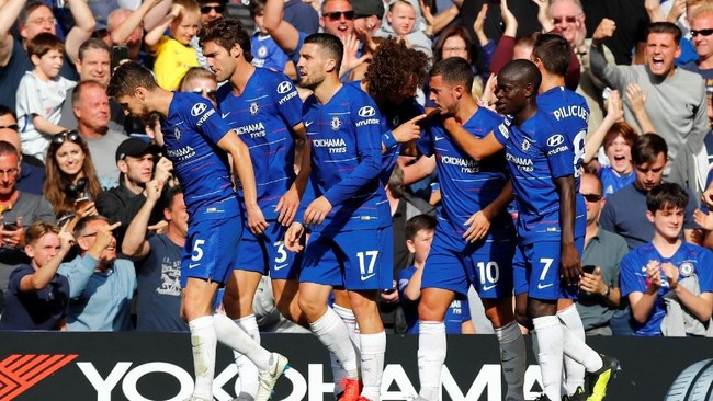 Chelsea menang 4-1 atas Cardiff City dalam lanjutan pertandingan Liga Primer Inggris musim 2018/2019 sekaligus menggeser Liverpool di puncak klasemen.