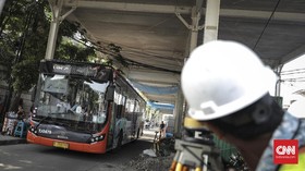 Skybridge Belum Rampung, Jalan Jatibaru Dibuka Terbatas
