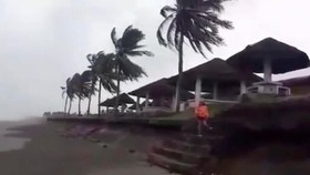 Angin Tropis Filipina, 15 Ribu Orang Terlantar di Pelabuhan