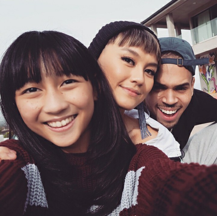 <p>Agnez nggak segan mengajak keponakannya 'nongkrong' bareng temannya, Chris Brown. (Foto: Instagram/agnezmo)</p>